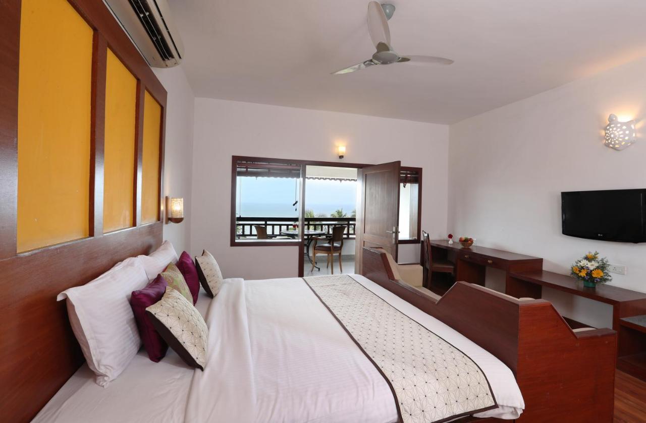 Getaway Beach Resort Kovalam Esterno foto