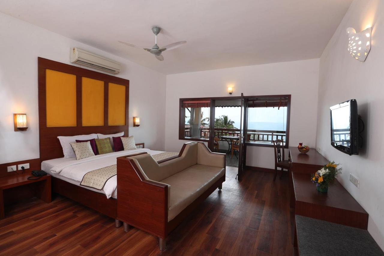 Getaway Beach Resort Kovalam Esterno foto