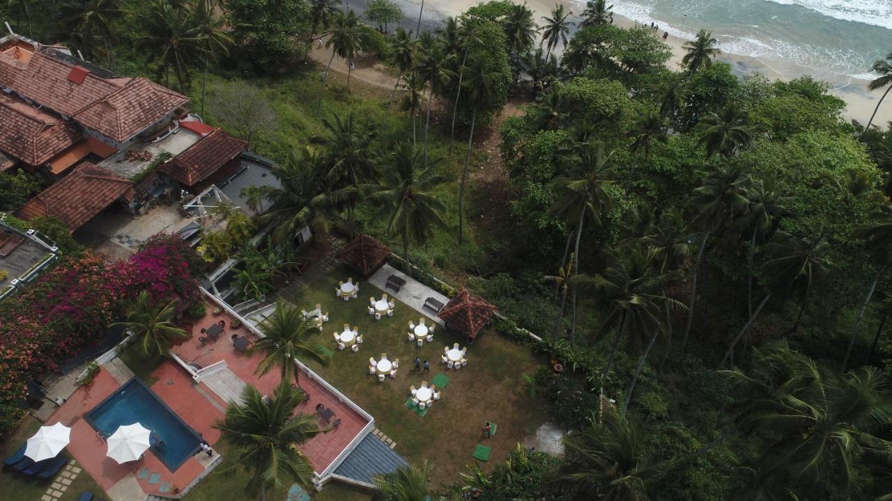 Getaway Beach Resort Kovalam Esterno foto