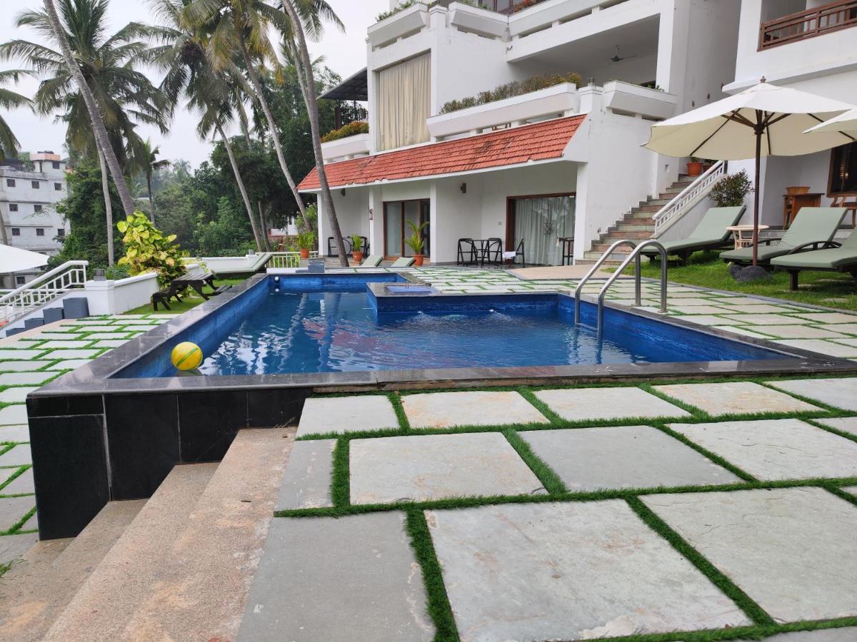 Getaway Beach Resort Kovalam Esterno foto