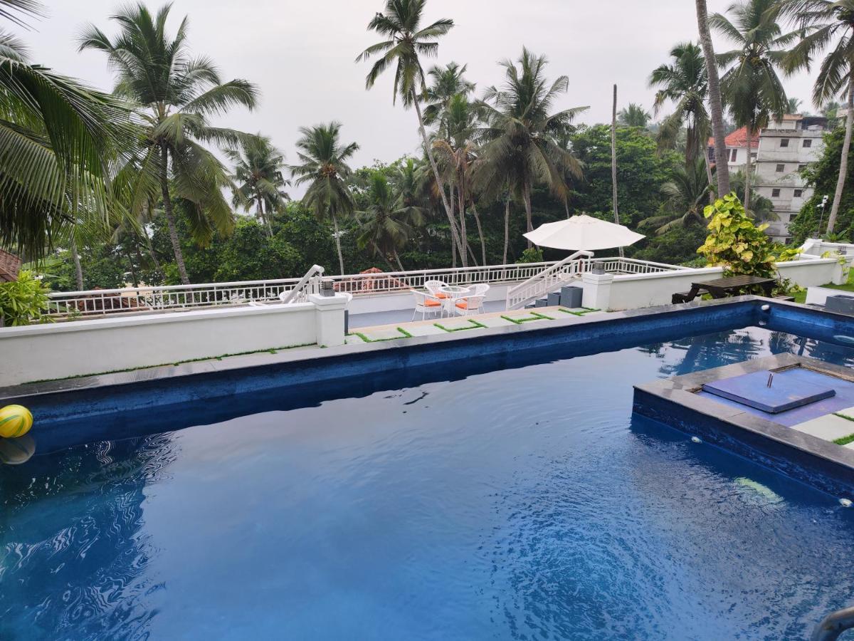 Getaway Beach Resort Kovalam Esterno foto
