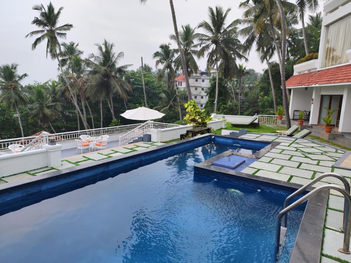 Getaway Beach Resort Kovalam Esterno foto