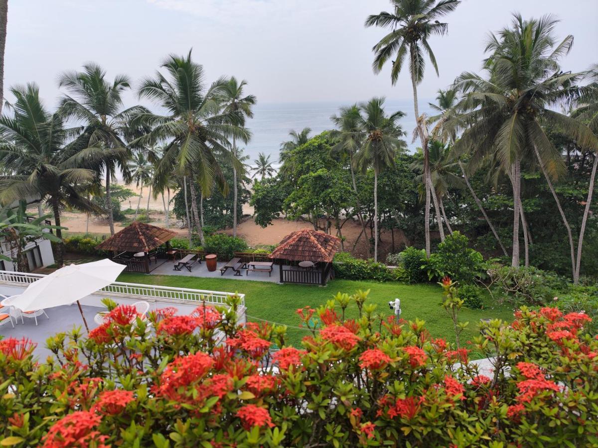 Getaway Beach Resort Kovalam Esterno foto