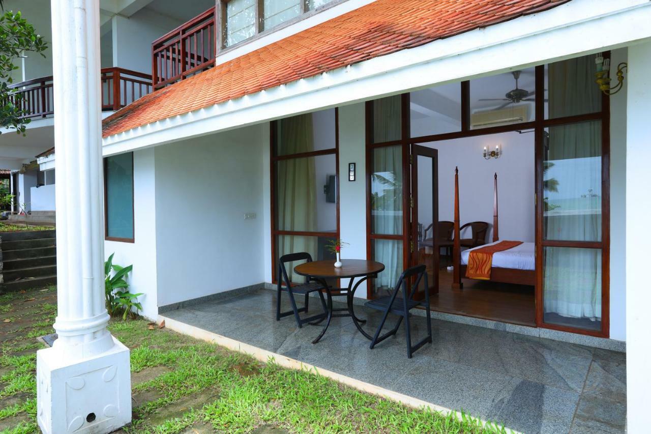 Getaway Beach Resort Kovalam Esterno foto